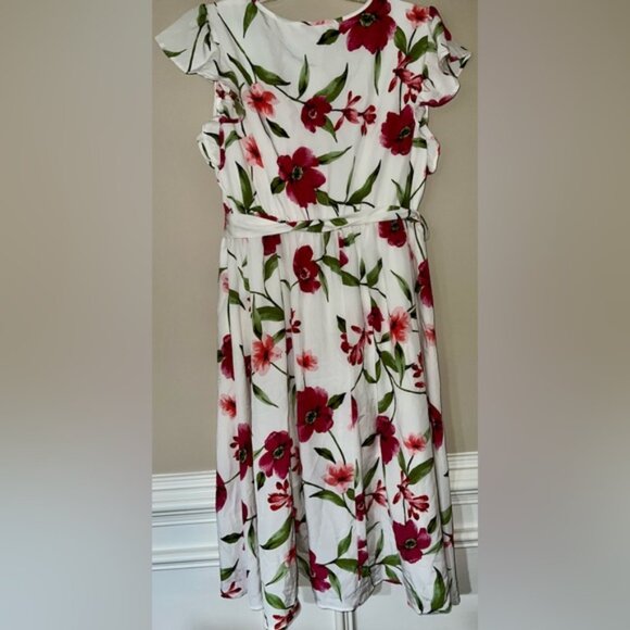 BloomChic Floral V-Neck Dress - Picture 6 of 11